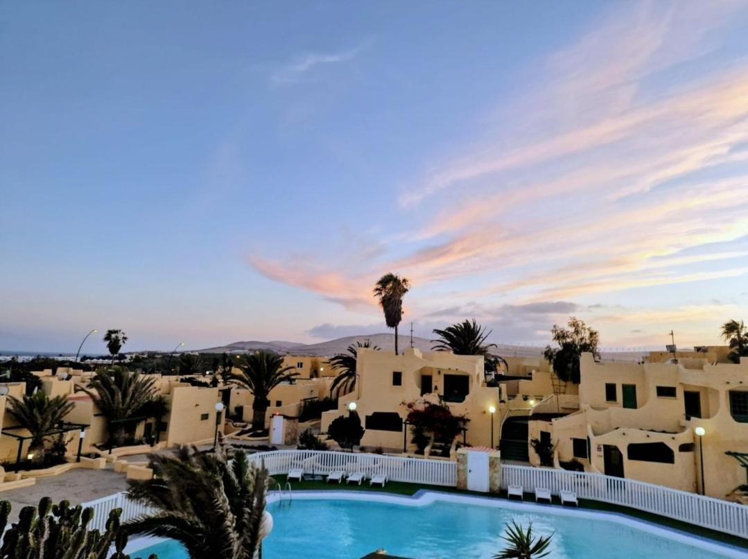 קוסטה קלמה Apartamento Con Jacuzzi Vistas A La Piscina מראה חיצוני תמונה